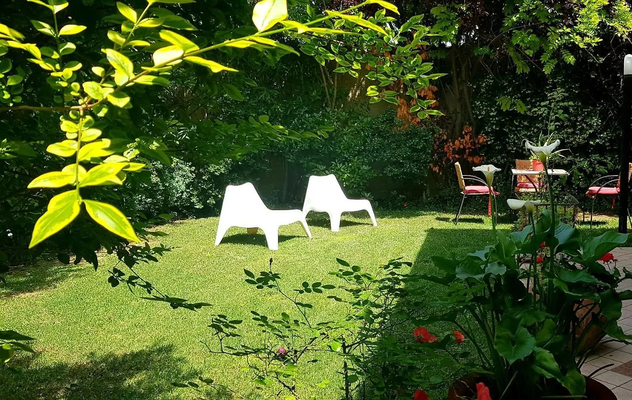A Casa Di Manu B&B Desenzano del Garda Italy