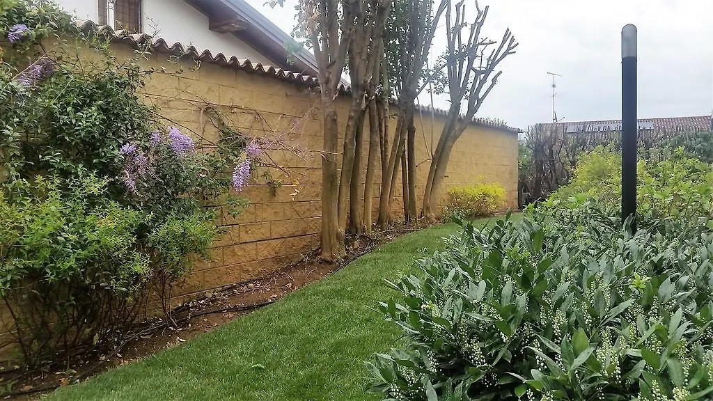 A Casa Di Manu B&B Desenzano del Garda Bed & Breakfast